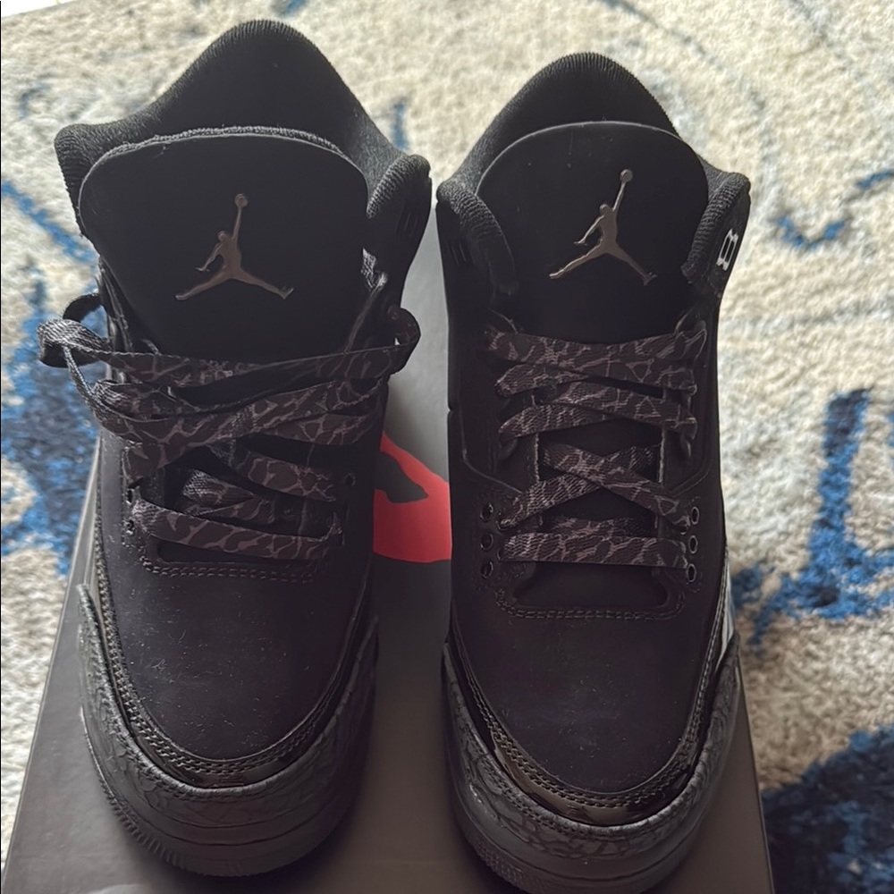 NWT Kids Jordan Black Sneakers Sz 4 Y